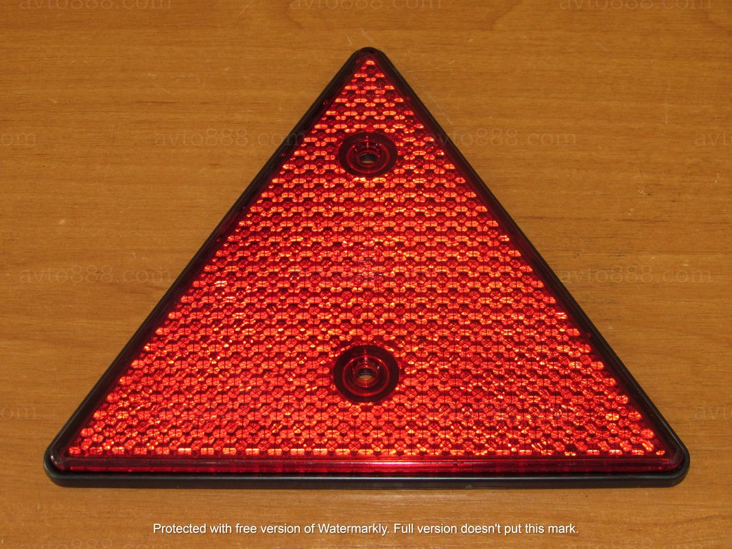 фонар прицепа / трикутний отражат. "UA"