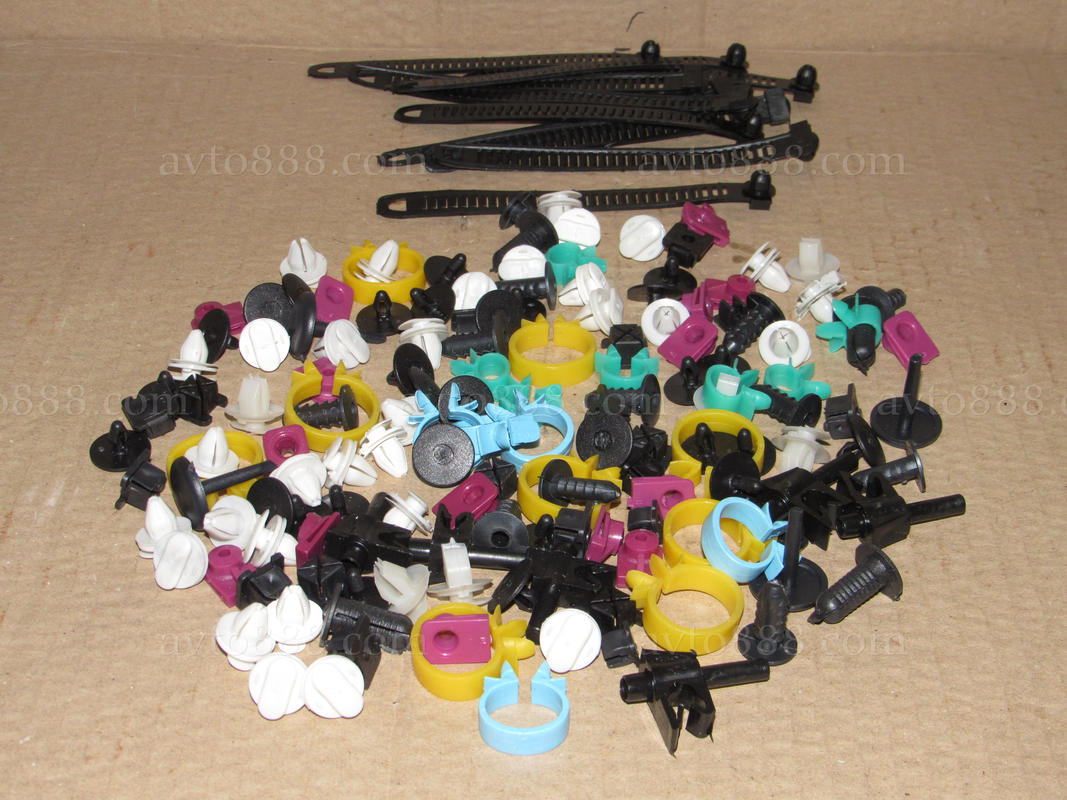 кліпси 2121   (к-кт на машину)