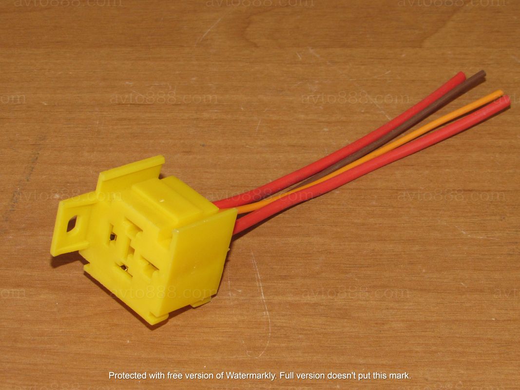 фішка реле 4-вих. з вушком