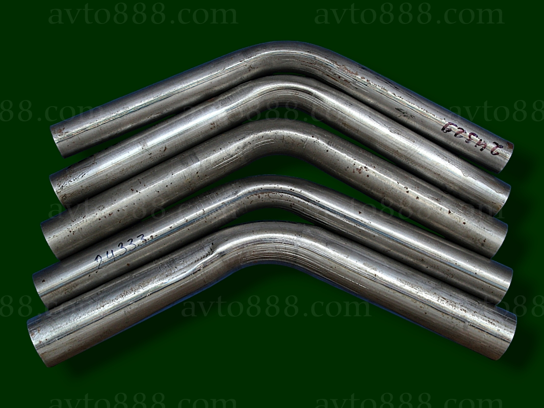 труба вигнута 57х1.5х590мм 120°