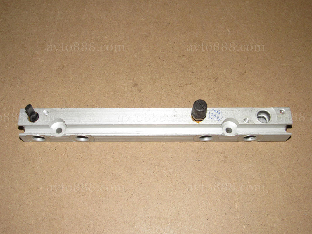 рампа форсунок 2104 гола "ВАЗ"